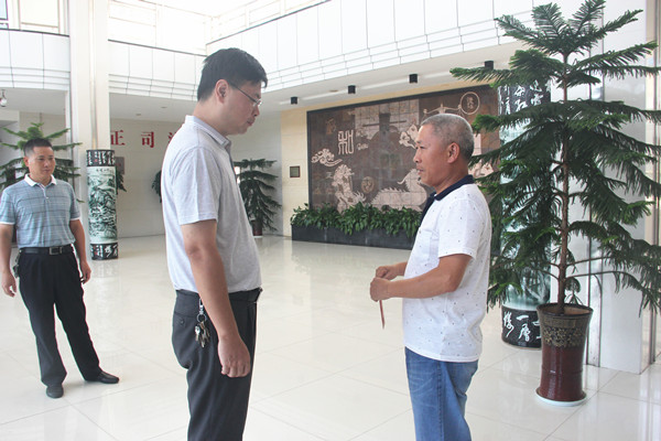 不忘初心，情系老兵——乐平法院“八一”慰问退役老兵