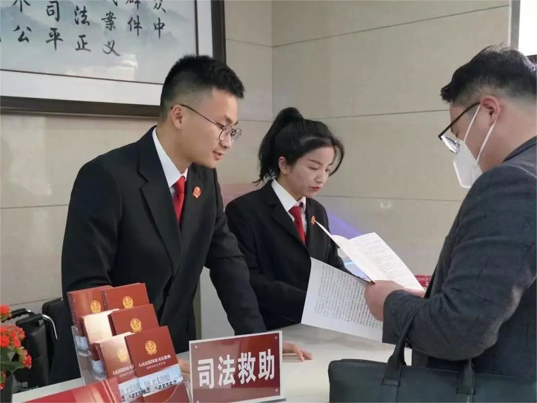 景德镇法院打造便民服务窗口 构建司法救助新模式