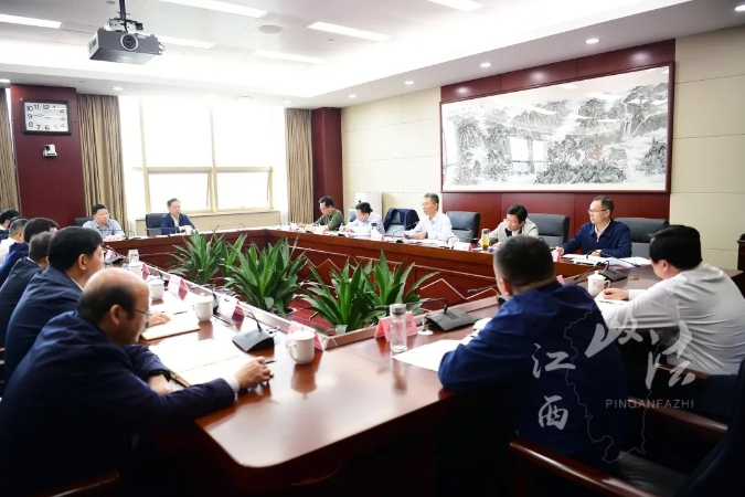 罗小云与11个设区市党委政法委书记开展集体政治谈话