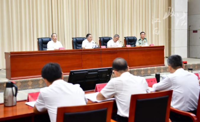 省委政法委员会全体会议召开 陈永