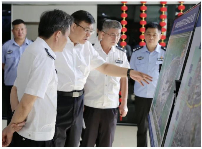肖斐杰到市公安局调研